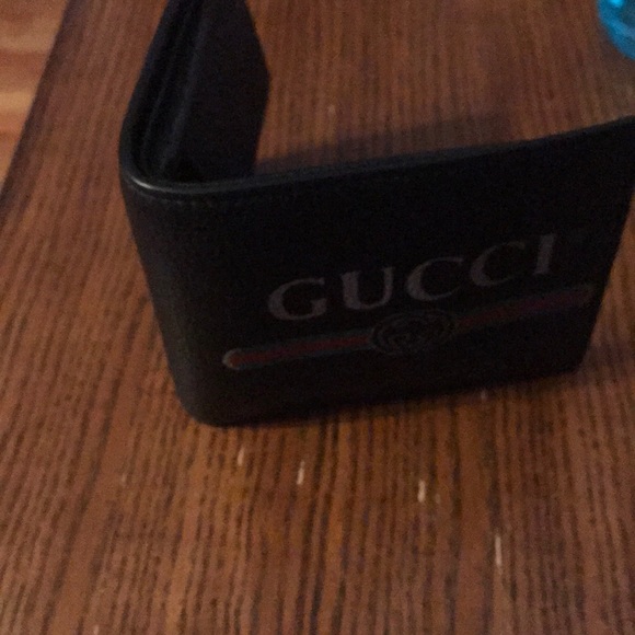 Gucci Bi-fold wallet only available in Europe - Picture 5 of 7